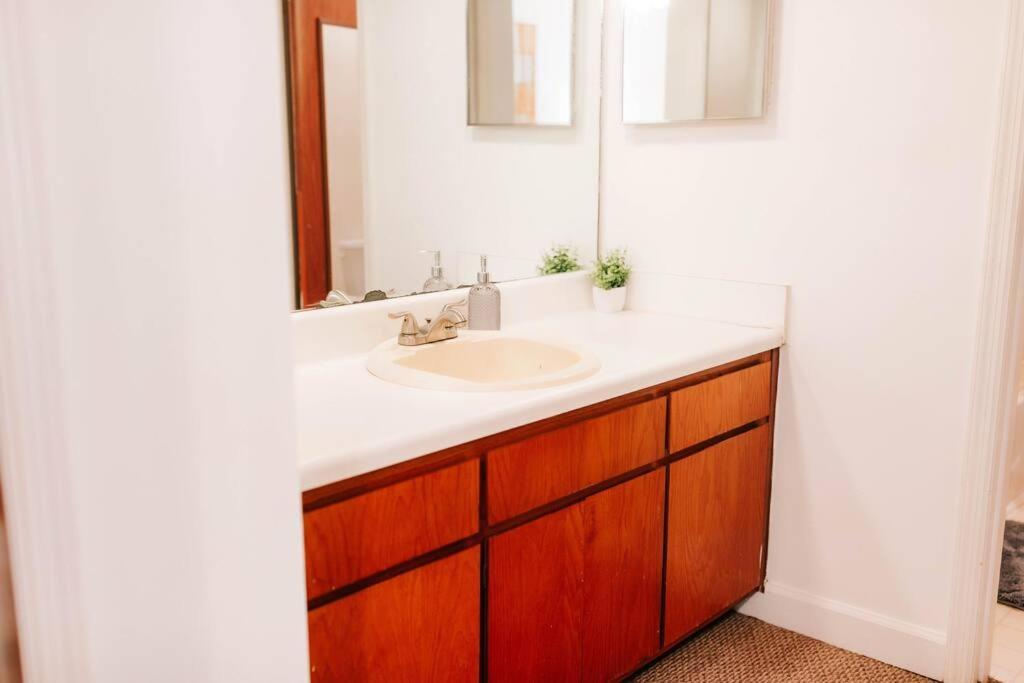 شقة Cozy 3-Bed Athens Getaway, Right Near Uga! المظهر الخارجي الصورة