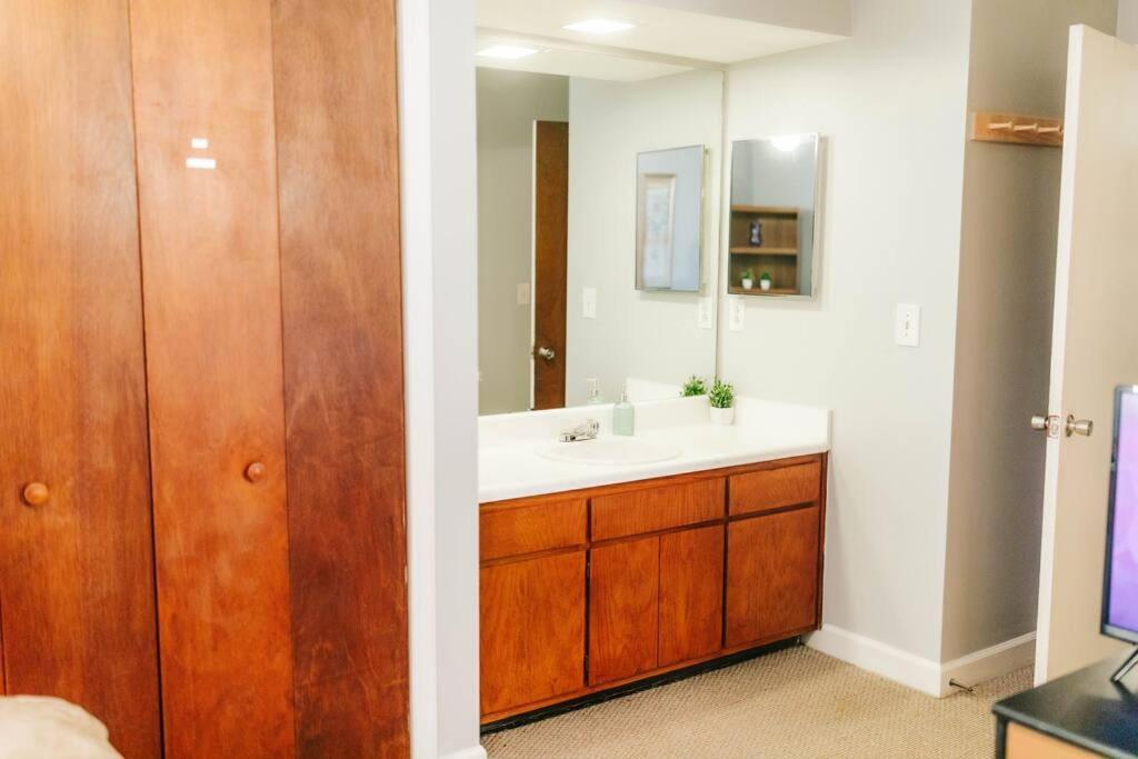 شقة Cozy 3-Bed Athens Getaway, Right Near Uga! المظهر الخارجي الصورة