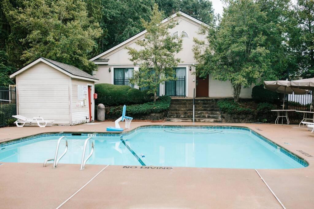 شقة Cozy 3-Bed Athens Getaway, Right Near Uga! المظهر الخارجي الصورة