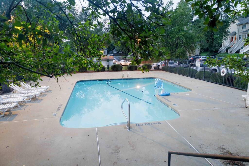 شقة Cozy 3-Bed Athens Getaway, Right Near Uga! المظهر الخارجي الصورة